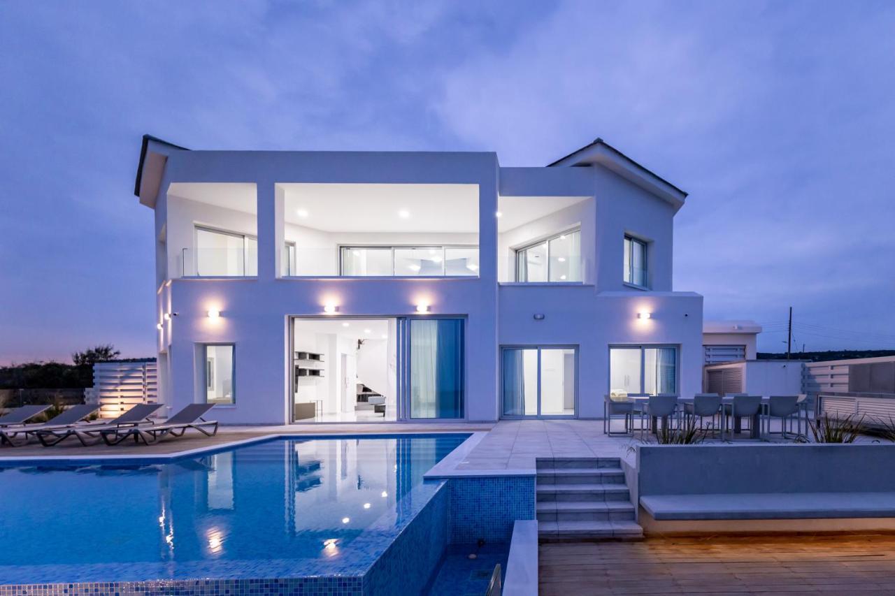 Mediterranean Dream Beachfront Villa *
